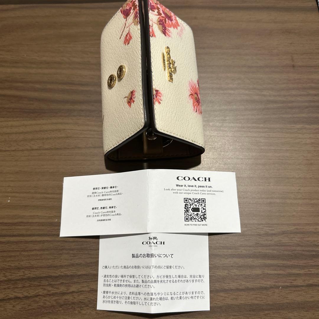 COACH 花柄 レザーキーケース