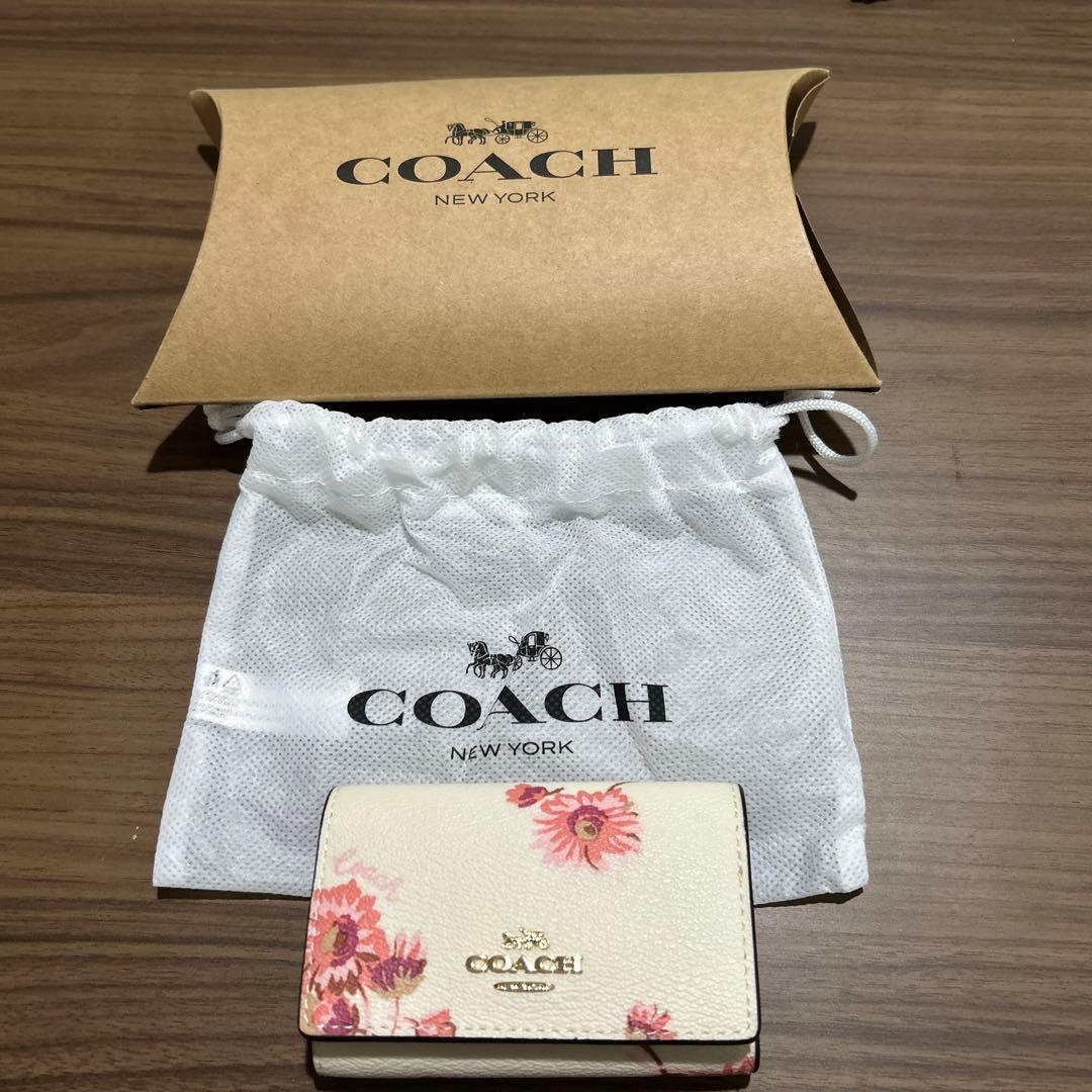 COACH 花柄 レザーキーケース