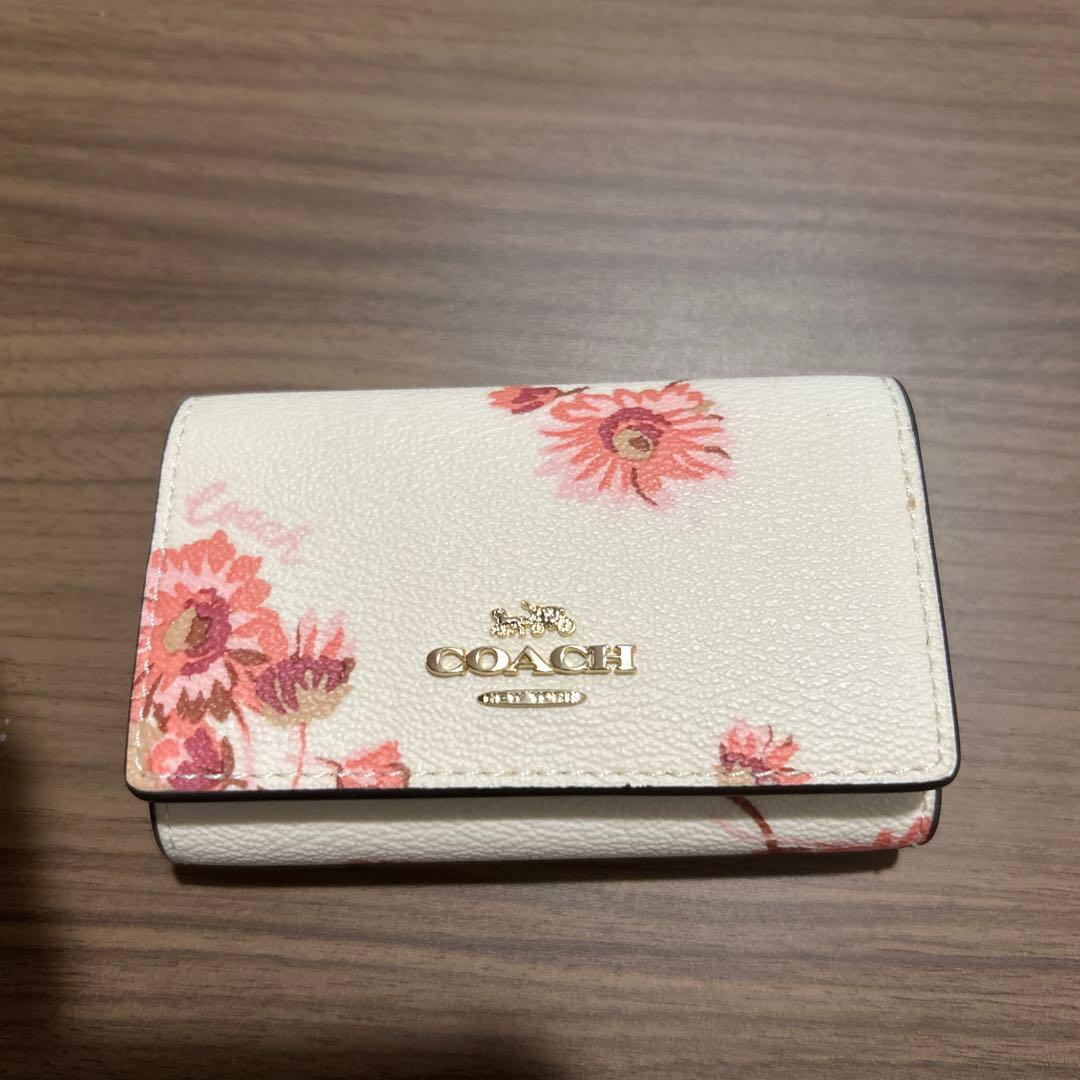 COACH 花柄 レザーキーケース