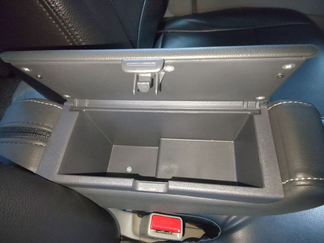 エブリィ ワゴン DA17W 収納BOX付 アームレスト 肘掛け 純正合皮カバー