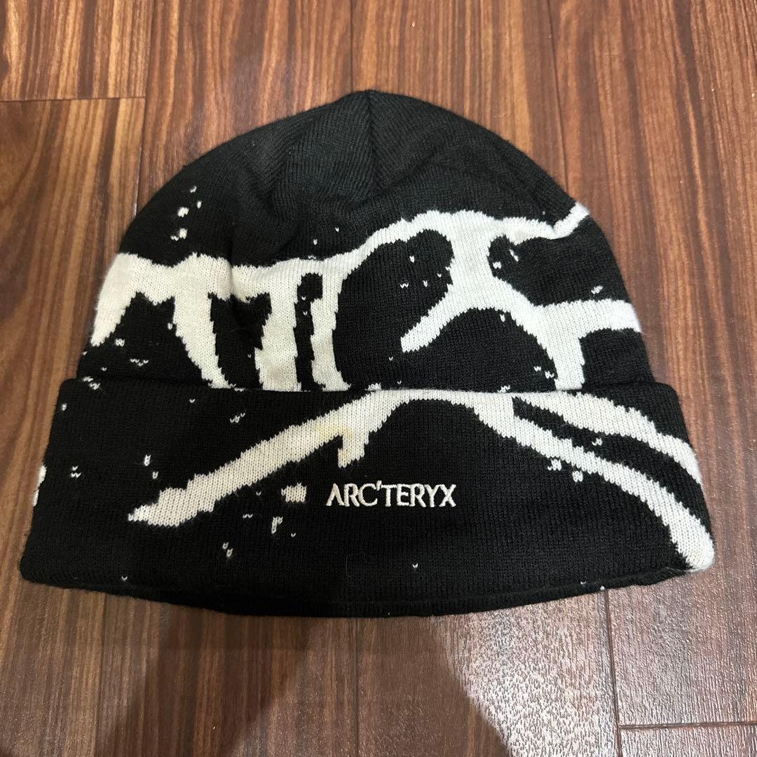 ARC'TERYX ニット帽 グラフィックデザイン