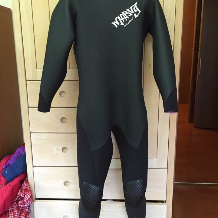 サーフィン スーツ