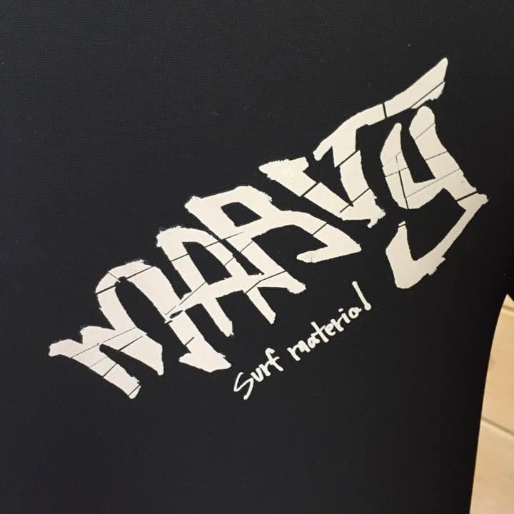 サーフィン スーツ