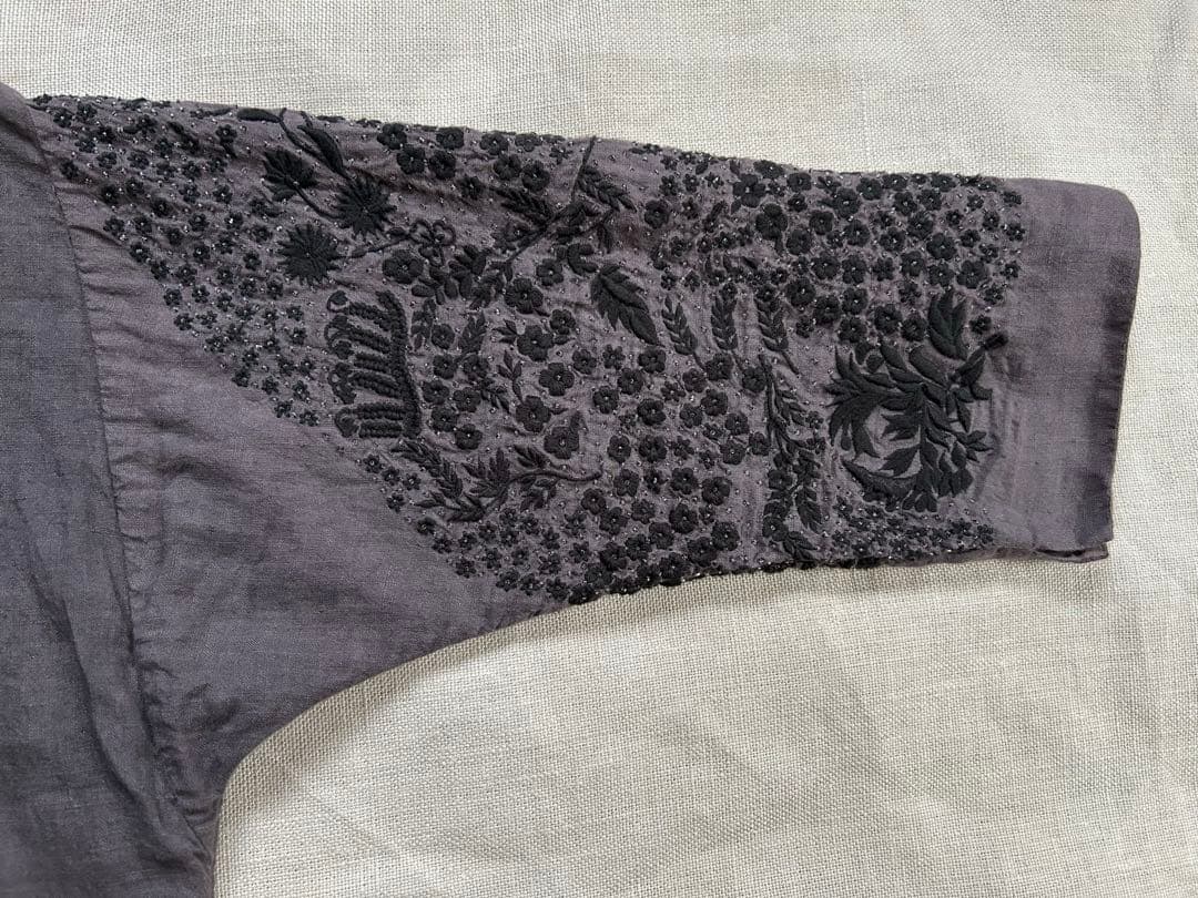 aodress_アオドレス　グレー花刺繍チュニック