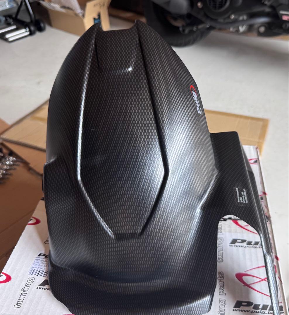 Puig(プーチ)GSX-8R リアフェンダー