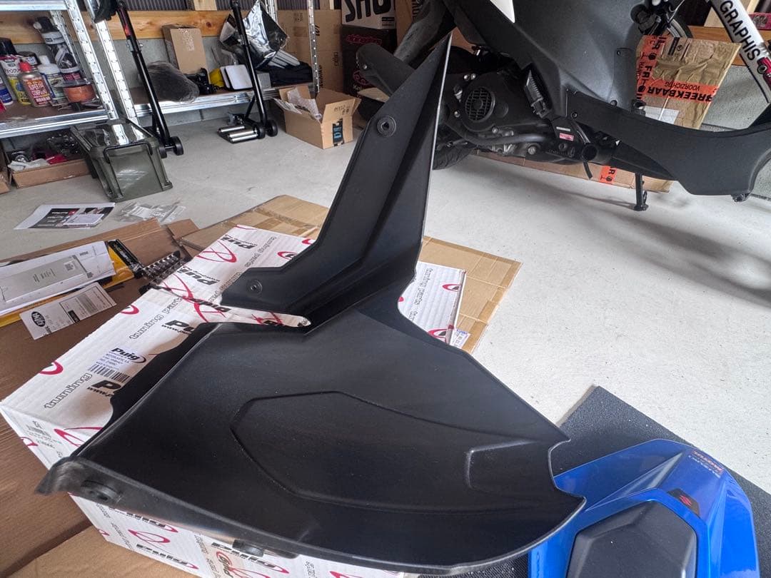 Puig(プーチ)GSX-8R リアフェンダー