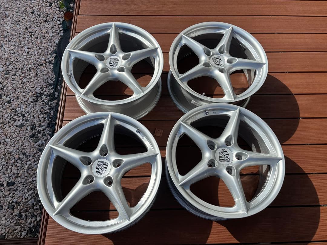 ①esprit　カイエン トゥアレグ Q7 ポルシェ純正レプリカ