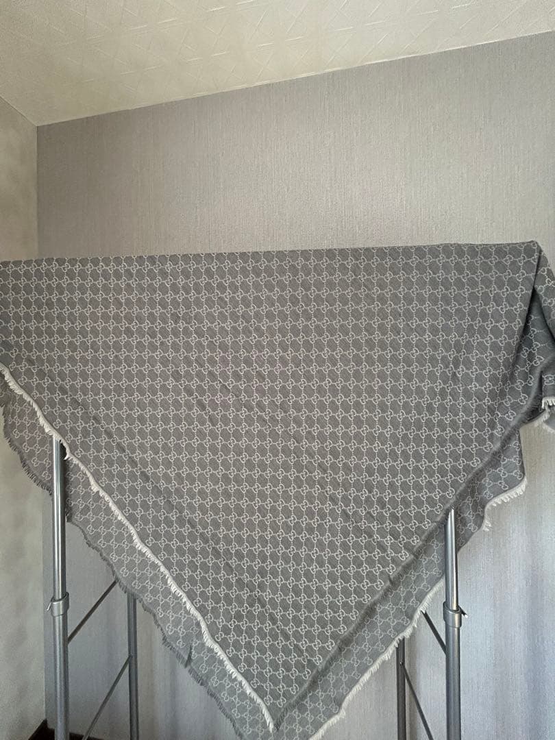 【専用】GUCCI グッチ　正方形大判ストール【約135cmから140cm】