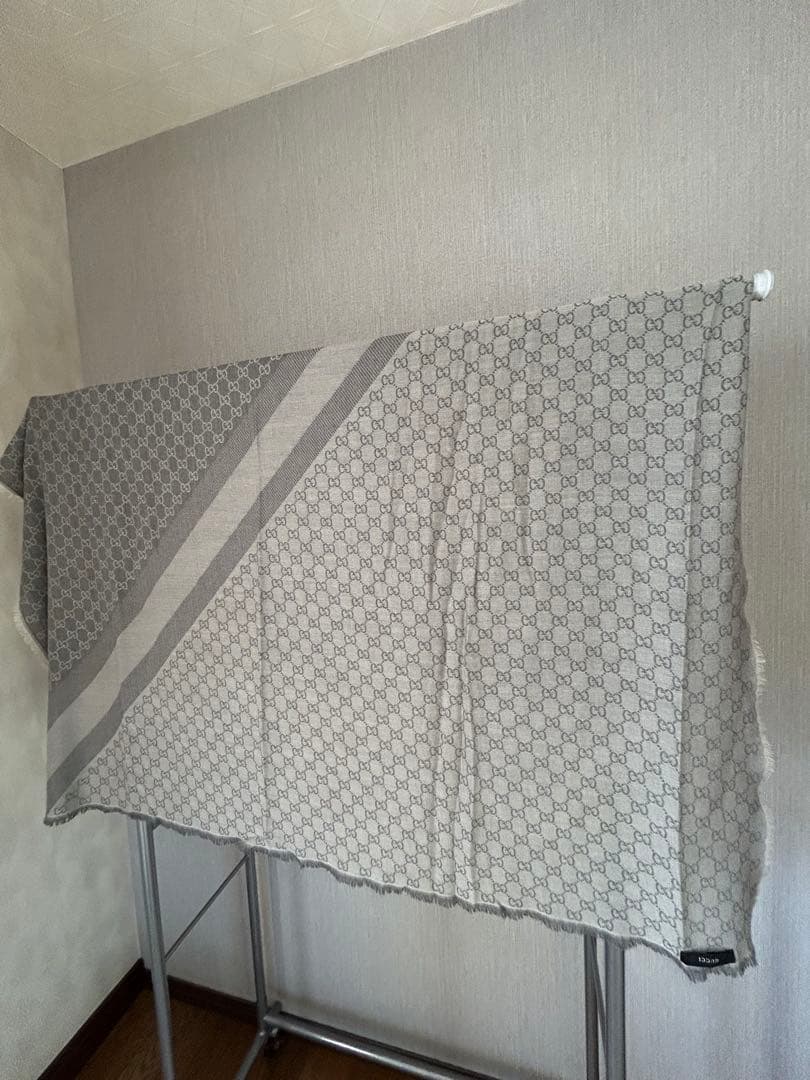 【専用】GUCCI グッチ　正方形大判ストール【約135cmから140cm】