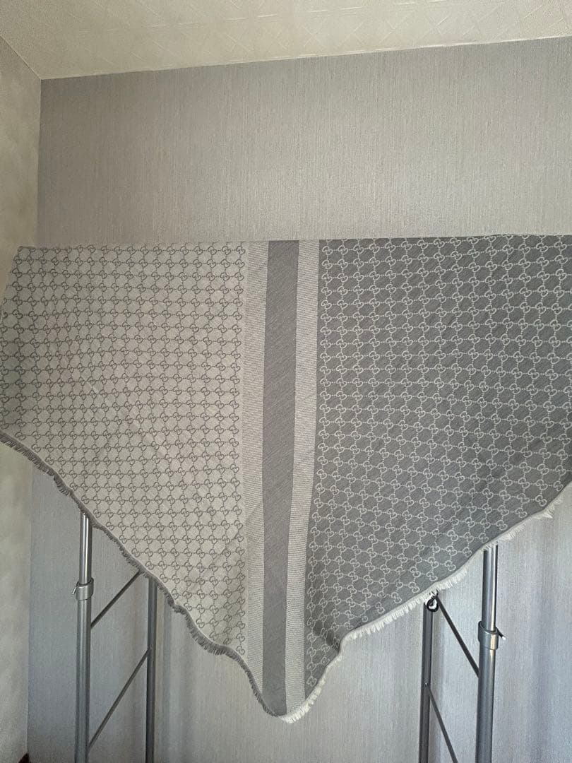 【専用】GUCCI グッチ　正方形大判ストール【約135cmから140cm】