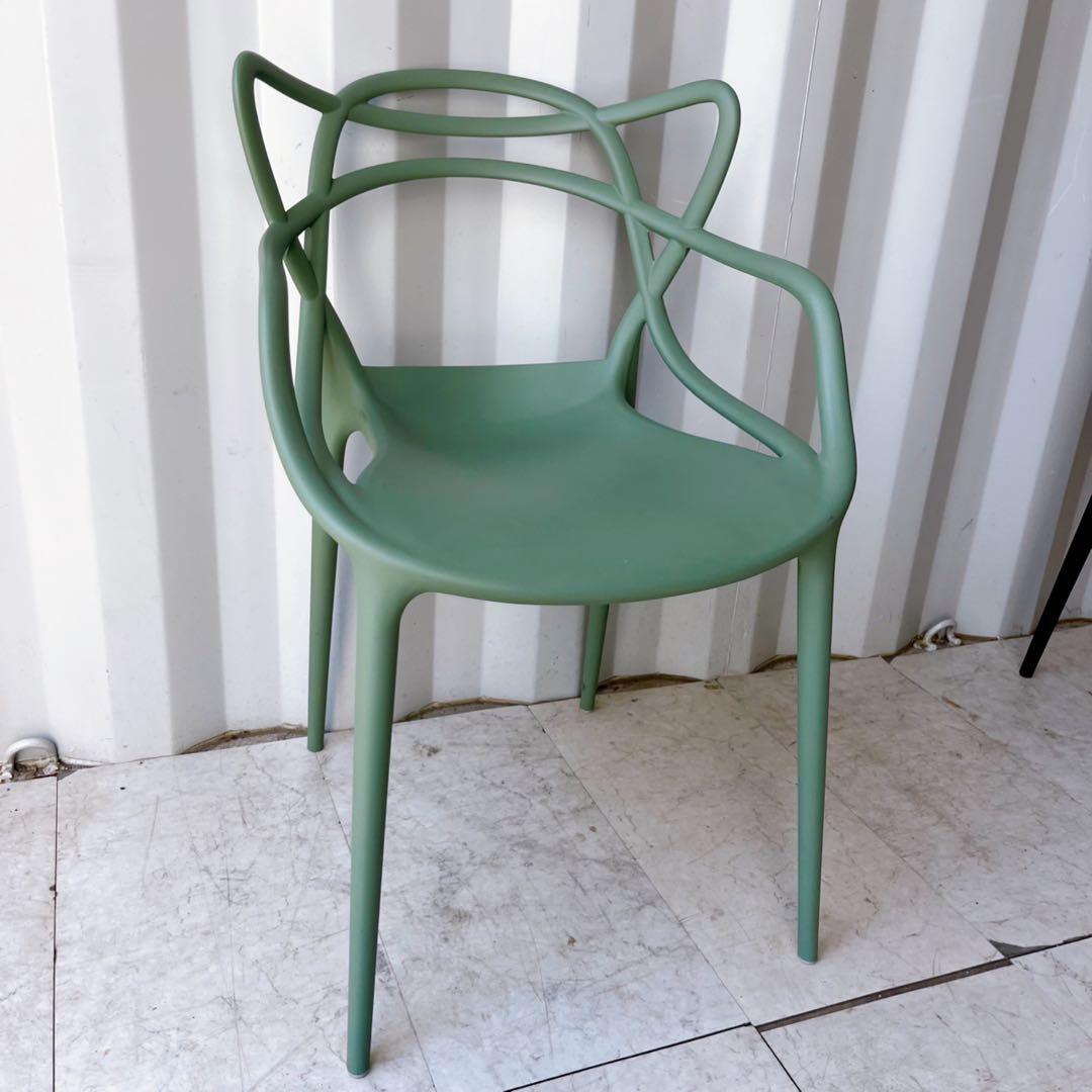 取付無料！カルテル マスターズチェア グリーン スタッキング可 ダイニングチェア