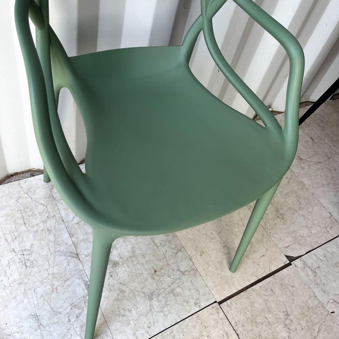 取付無料！カルテル マスターズチェア グリーン スタッキング可 ダイニングチェア