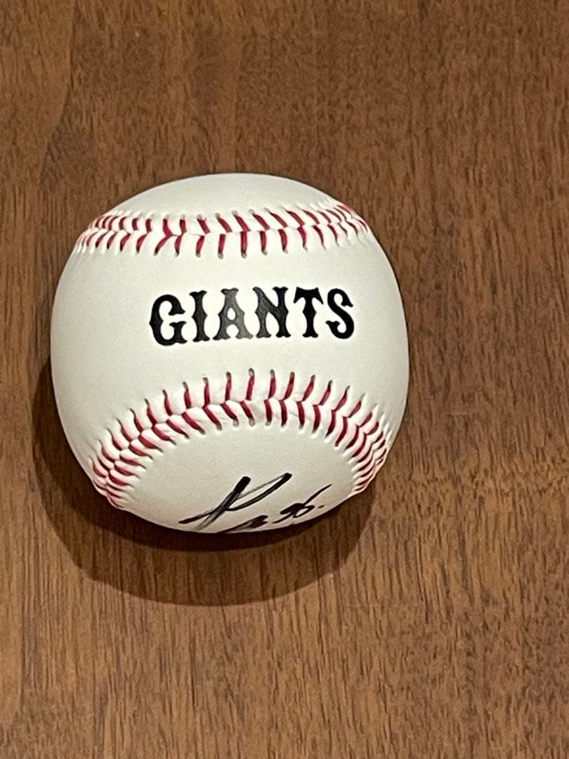 読売ジャイアンツ　泉口友汰　選手 投げ入れ　サインボール