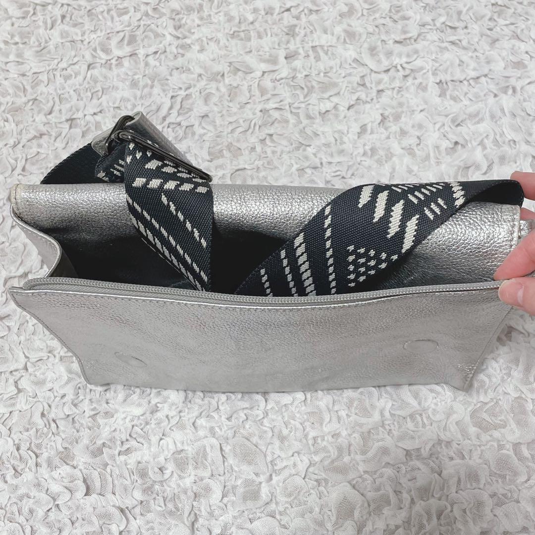 希少✨ear PAPILLONNER ワイドテープショルダーバッグ　シルバー　柄