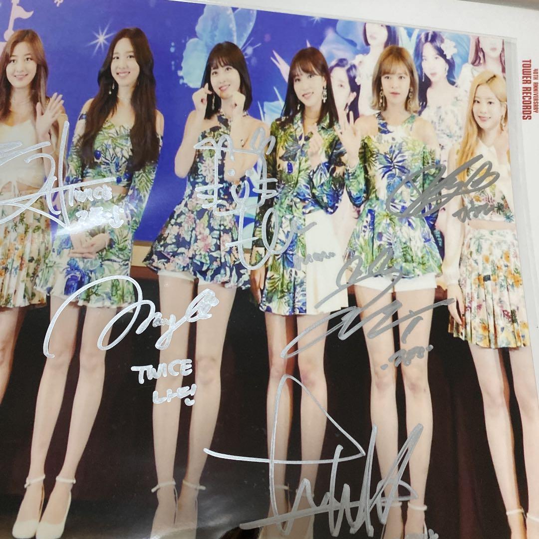TWICE サイン　直筆 A4 写真