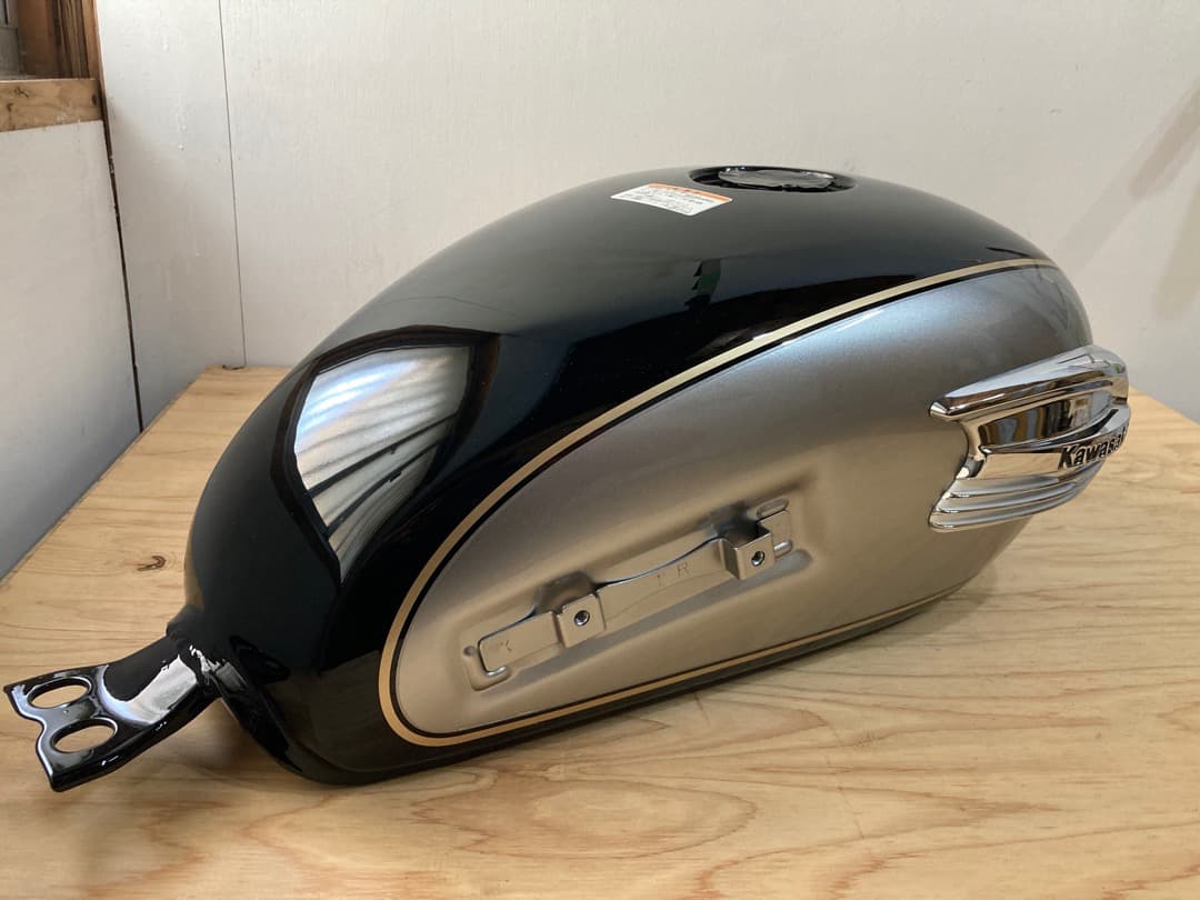 Kawasaki W650純正タンク