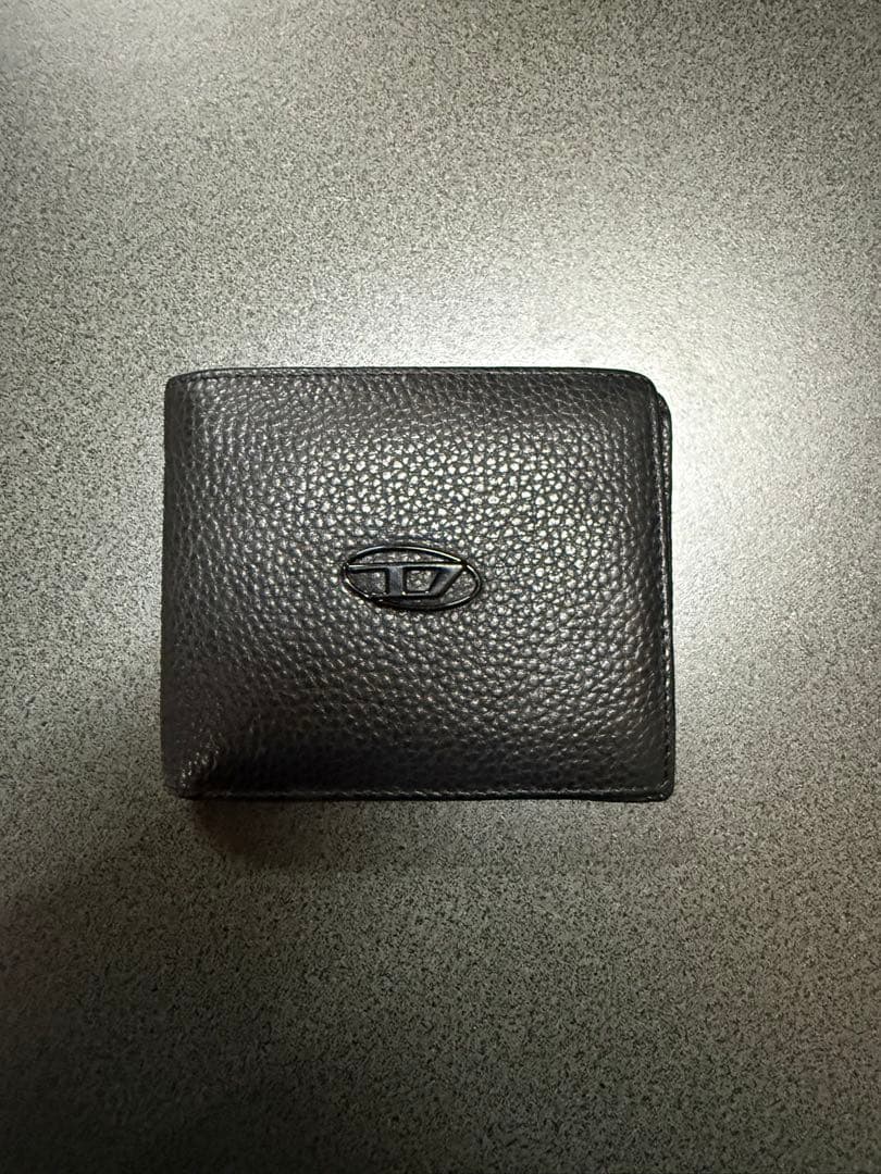 DIESEL 二つ折り　レザー財布（箱あり）