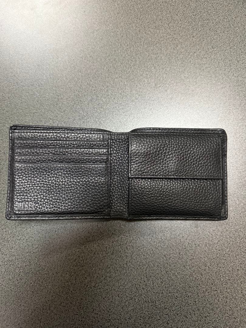 DIESEL 二つ折り　レザー財布（箱あり）