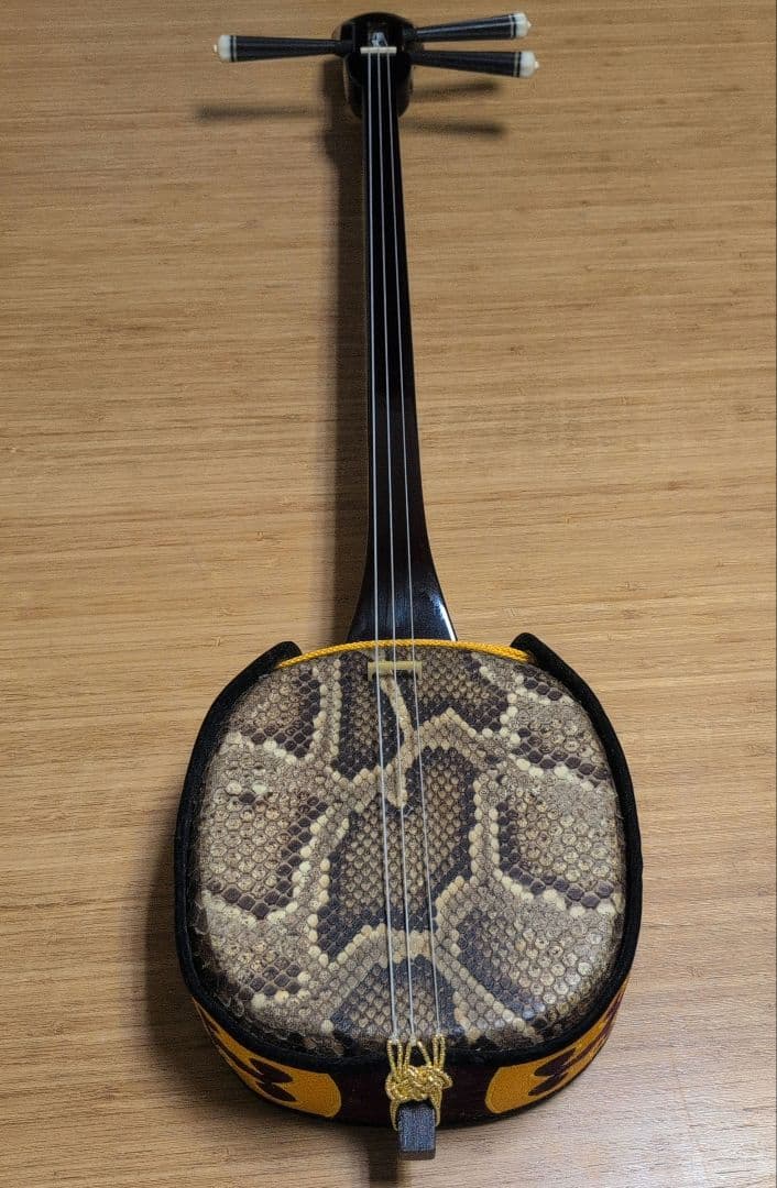 三線 本体 蛇皮 ケース付