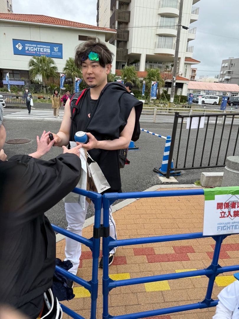 メ*6様 直筆サイン入り2024春季キャンプボール　伊藤大海　貴重！最多勝！最高