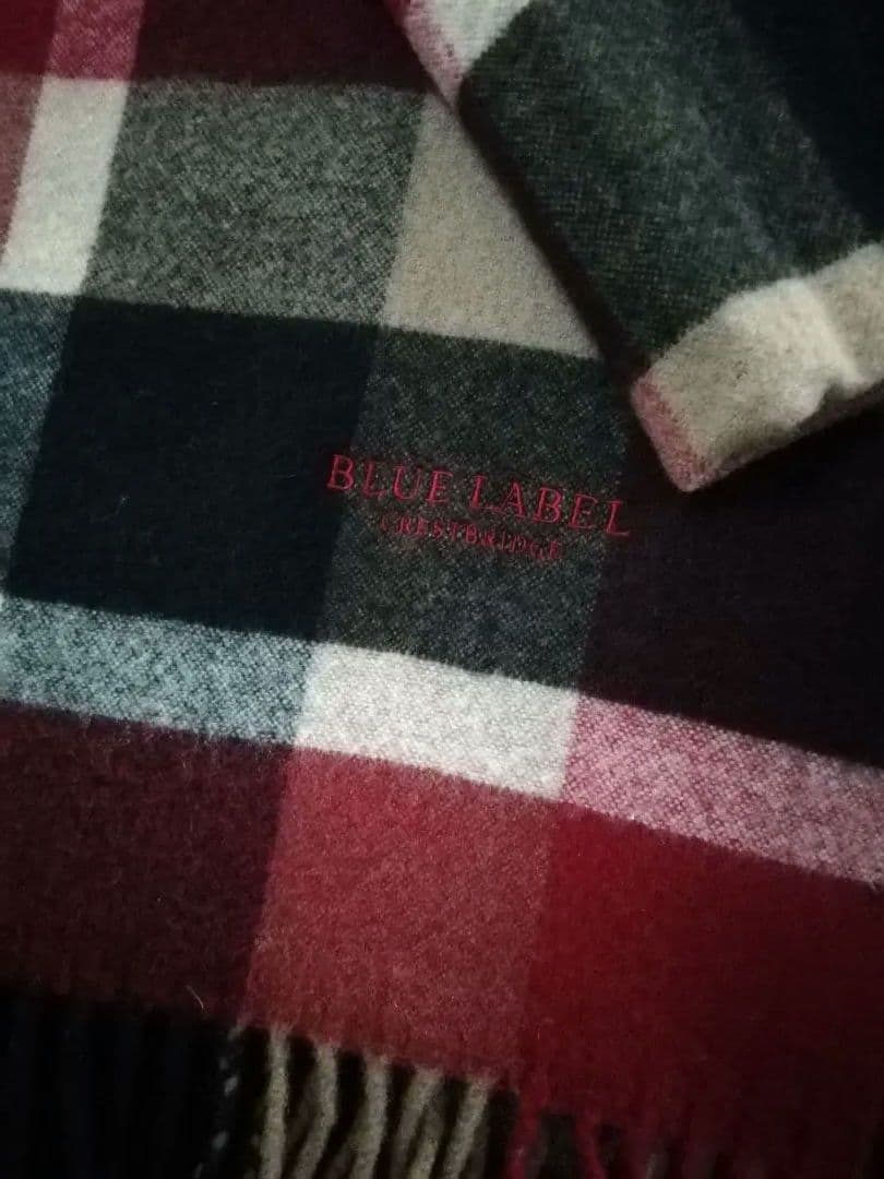 ブルーレーベルクレストビレッジ　カシミヤ100%マフラー