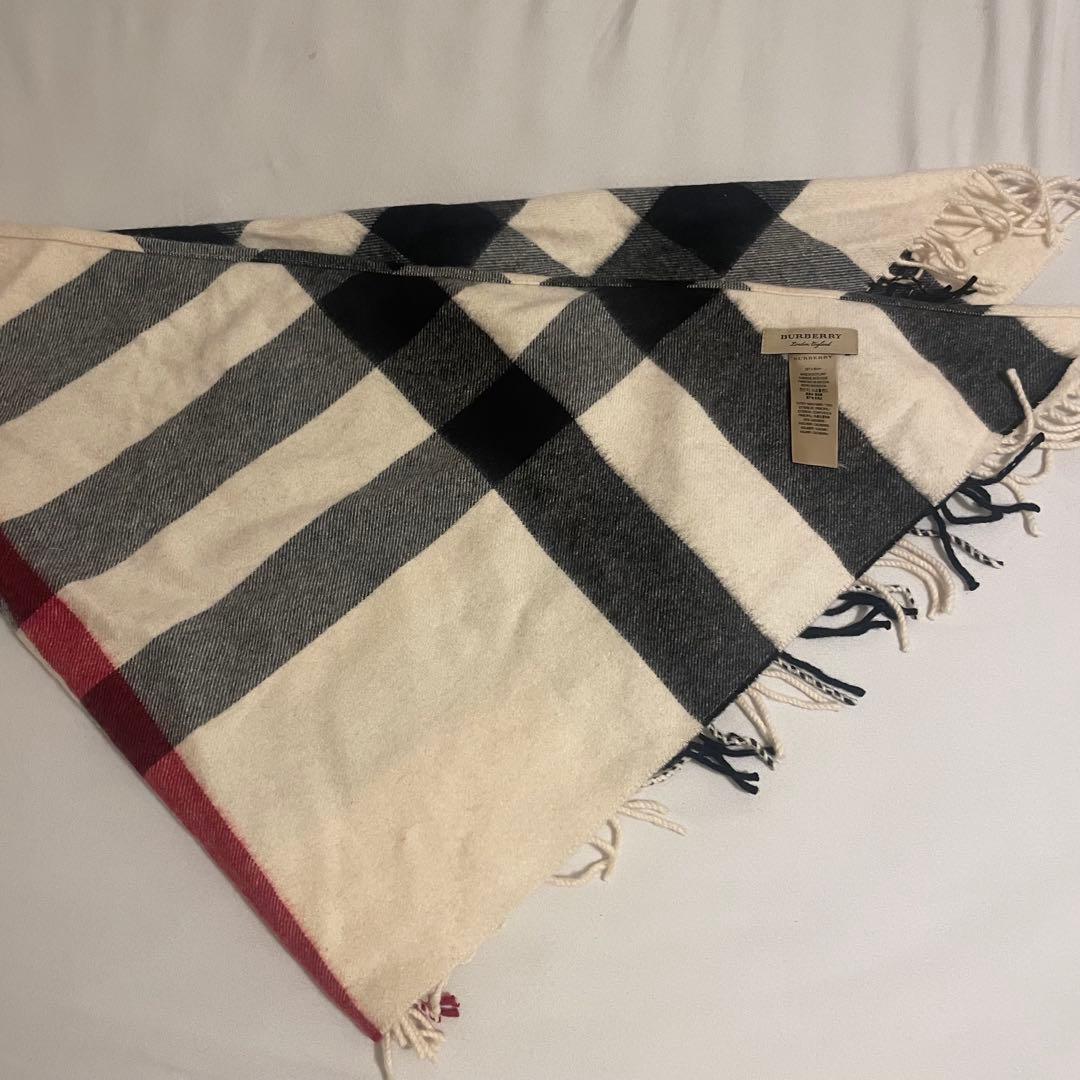 Burberry チェック柄マフラー　三角形