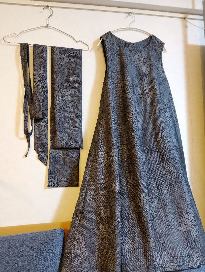 着物リメイク☆大島紬フレアーワンピース☆グレー花柄正絹☆ストールリボン2本付き