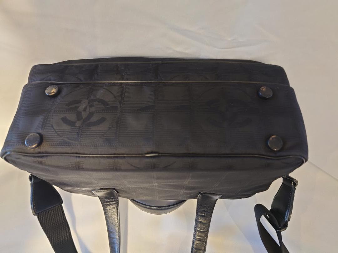 CHANEL ニュートラベルライン　ショルダーバッグ ナイロン