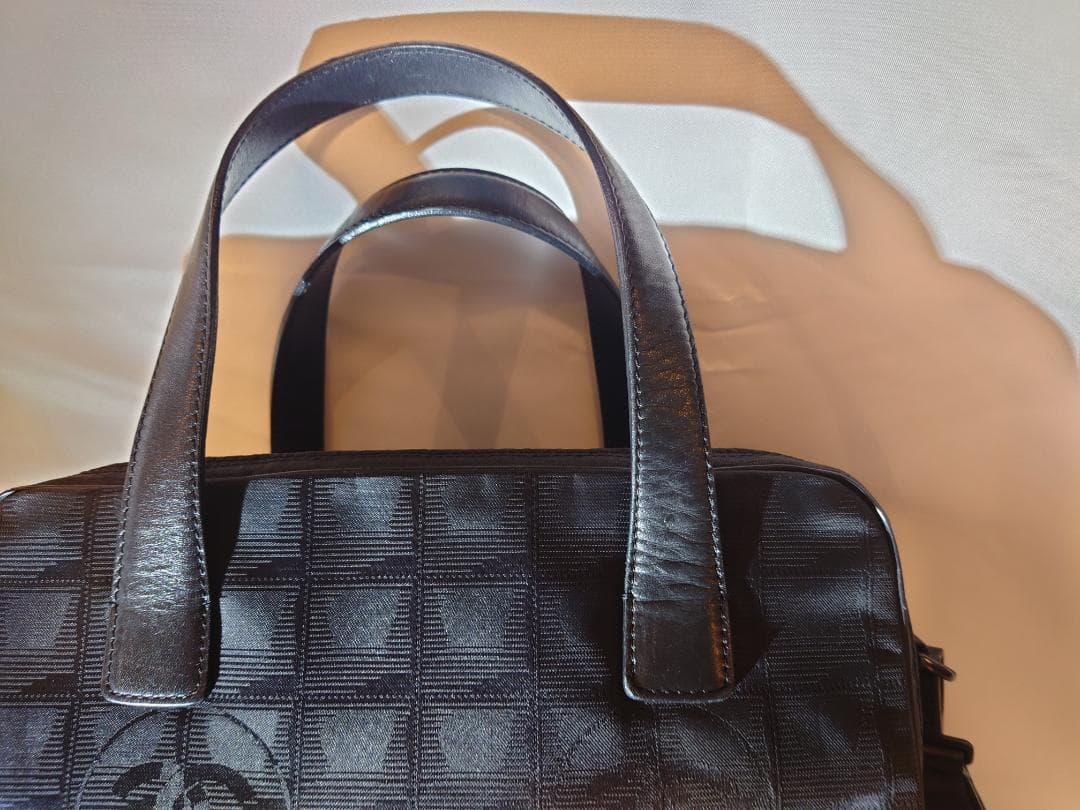 CHANEL ニュートラベルライン　ショルダーバッグ ナイロン