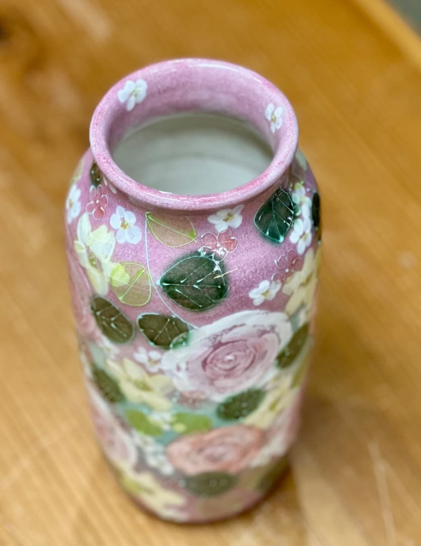 【値下げ】新品　工房ゆずりは　花瓶　花入　釉彩ばら花紋　花柄　プレゼント　母の日