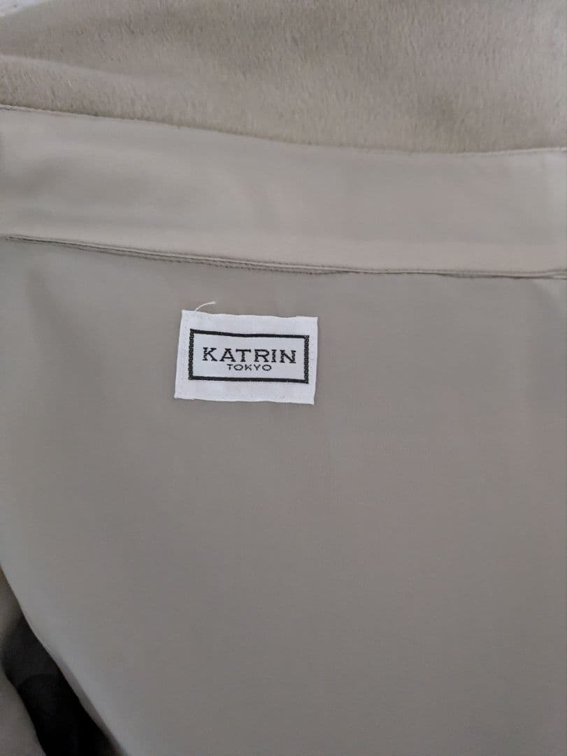 cara by katrin tokyo ビジューボタンメルトントレンチコート