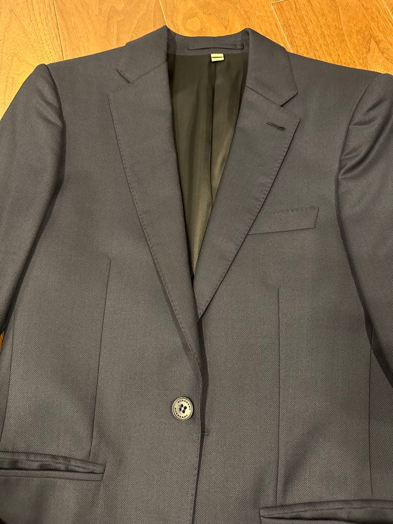 BURBERRY ネイビー スーツ【羊毛100 （ラムウール）】