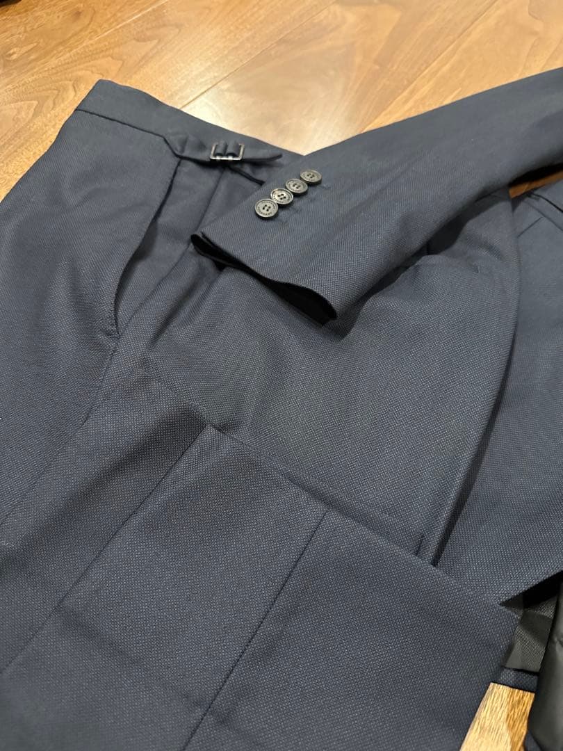 BURBERRY ネイビー スーツ【羊毛100 （ラムウール）】