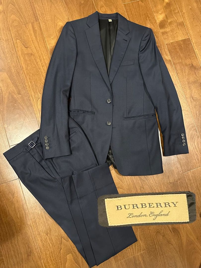 BURBERRY ネイビー スーツ【羊毛100 （ラムウール）】