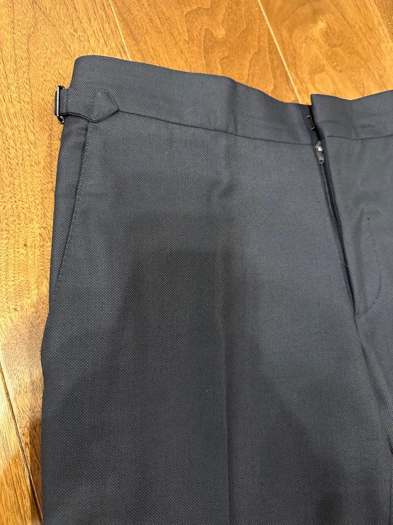 BURBERRY ネイビー スーツ【羊毛100 （ラムウール）】