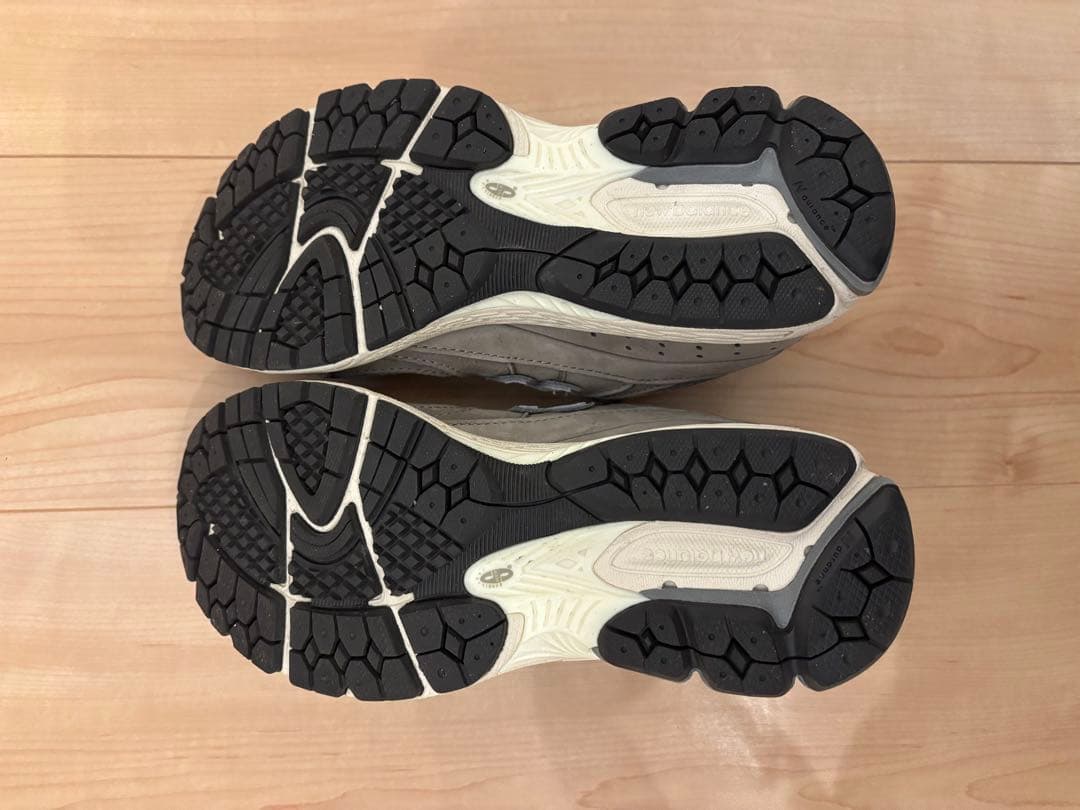 靴 new balance 2002R 23.5