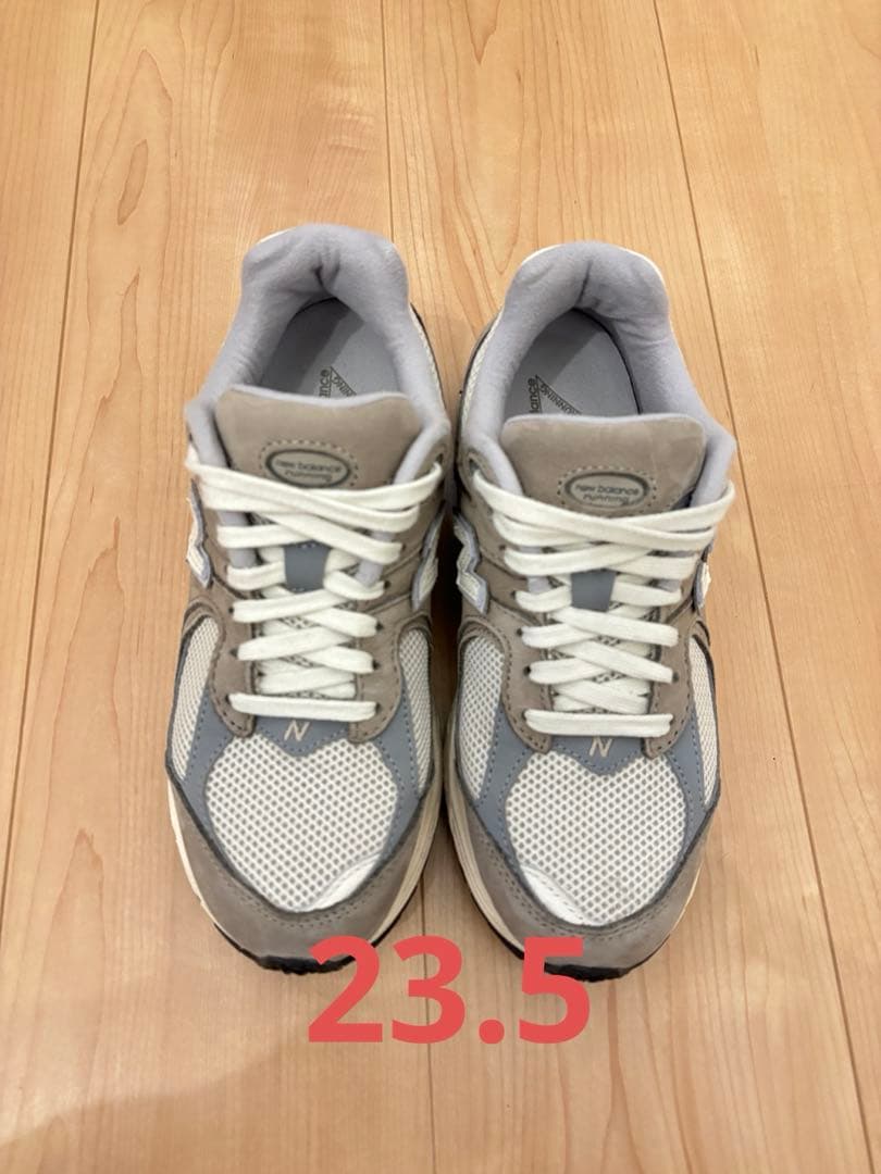 靴 new balance 2002R 23.5