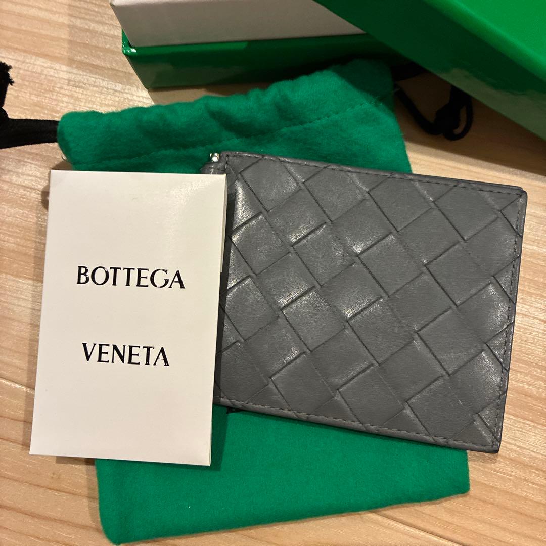 じゅんボッテガヴェネタ マキシ イントレチャート カセットマネークリップ