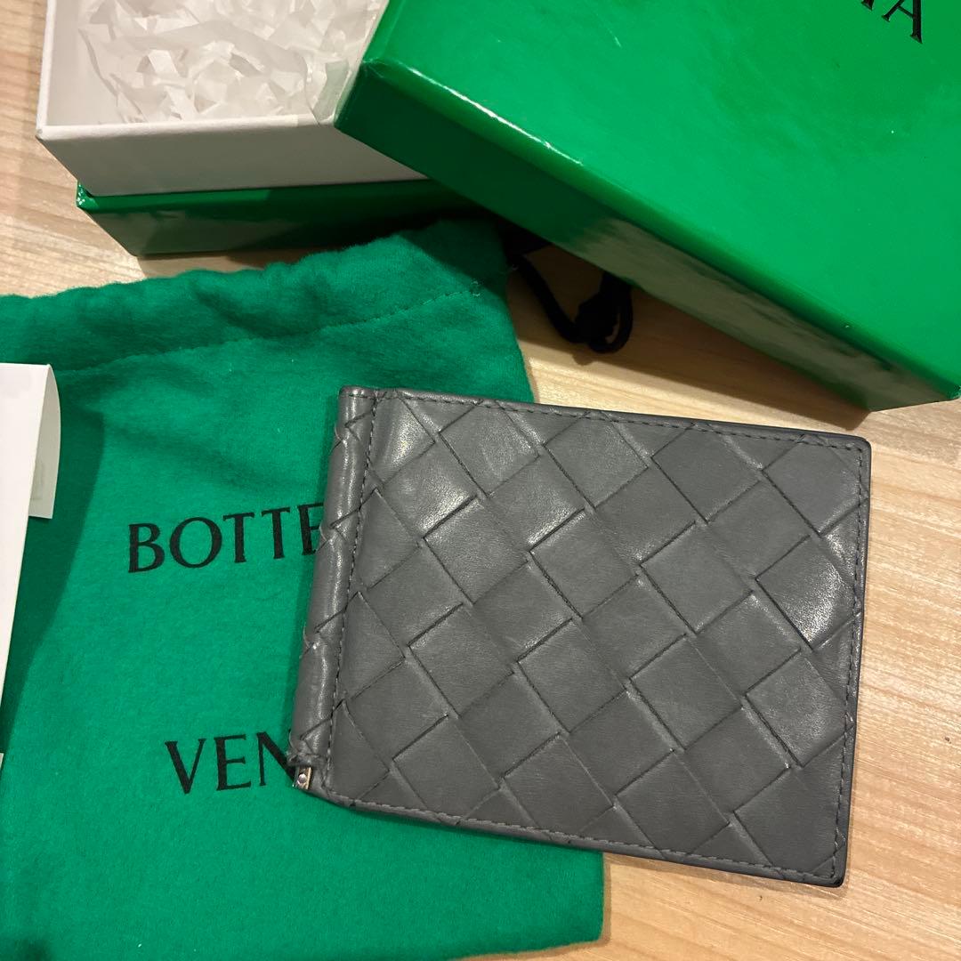 じゅんボッテガヴェネタ マキシ イントレチャート カセットマネークリップ