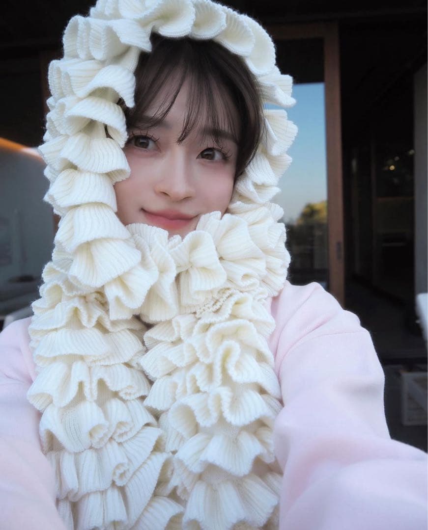 Bibiy SHUSHU MUFFLER フリル シュシュマフラー ホワイト