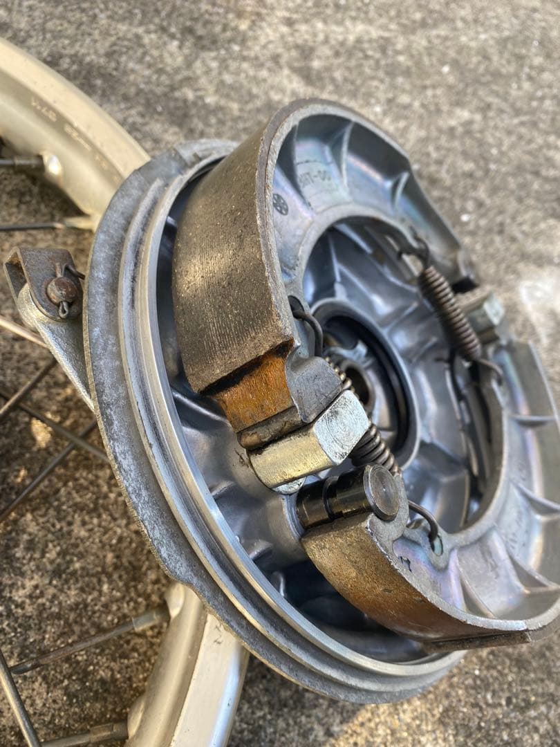 sr400 フロントホイール　ドラム　1JR