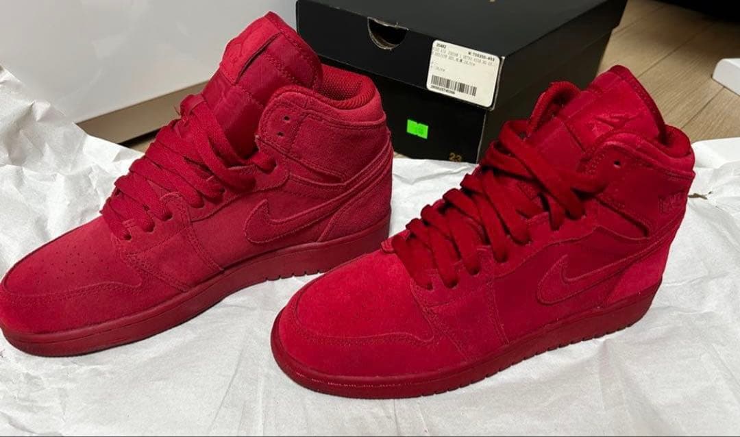 NIKE RETRO HIGHナイキ エアジョーダン1 レトロ ハイ　レッド