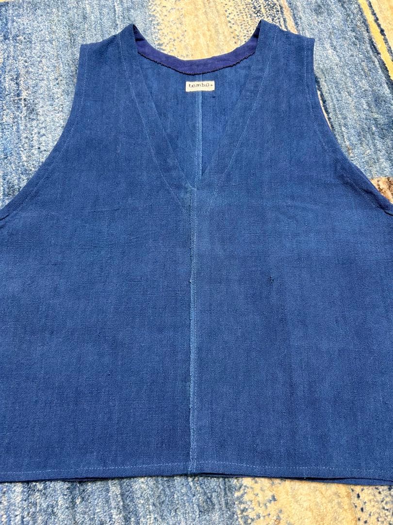 f*n様 ラオス・レンテン族の布　藍染め　綿100% tembo Vベスト