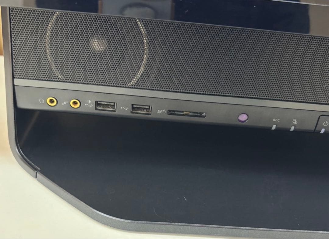 【大画面27型】富士通 Core i7 / 16GB / SSD512GB