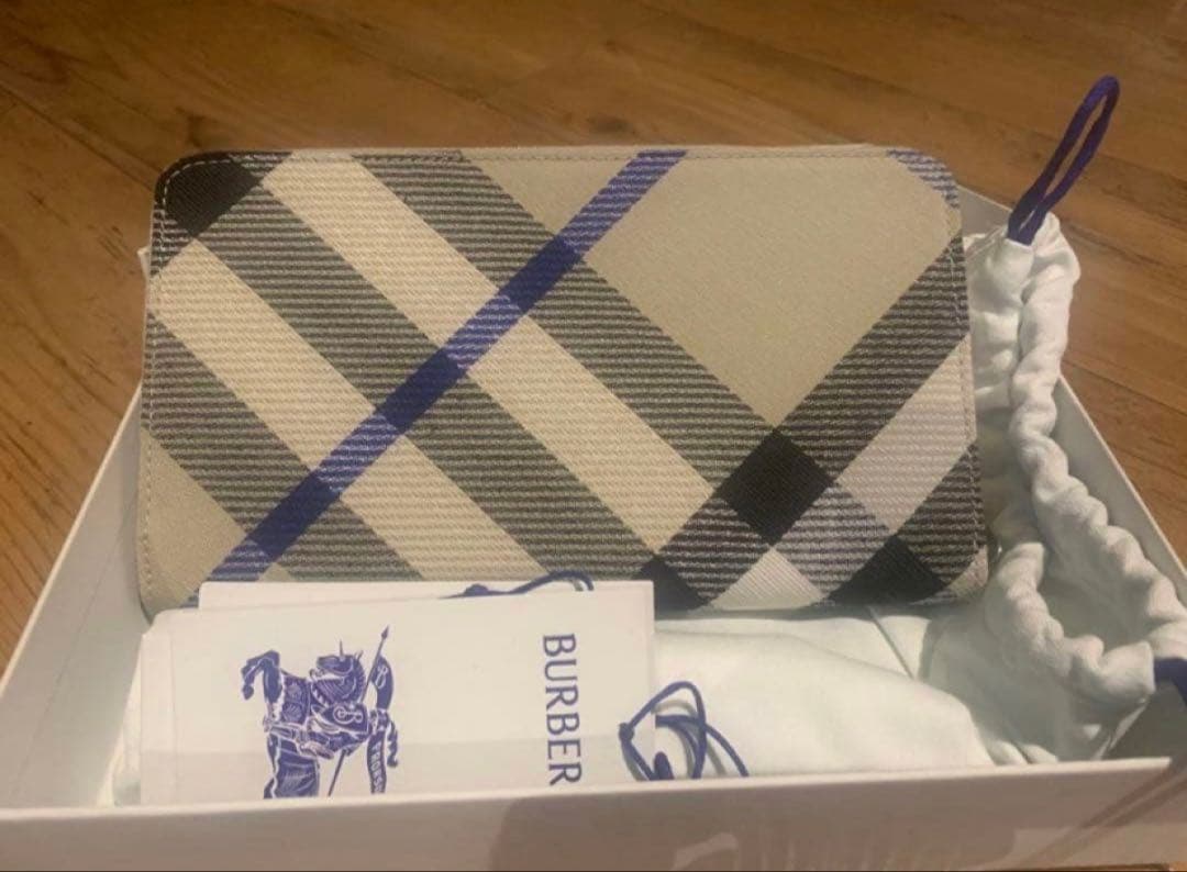 ★バーバリー BURBERRY 財布 ラウンドファスナー　長財布★