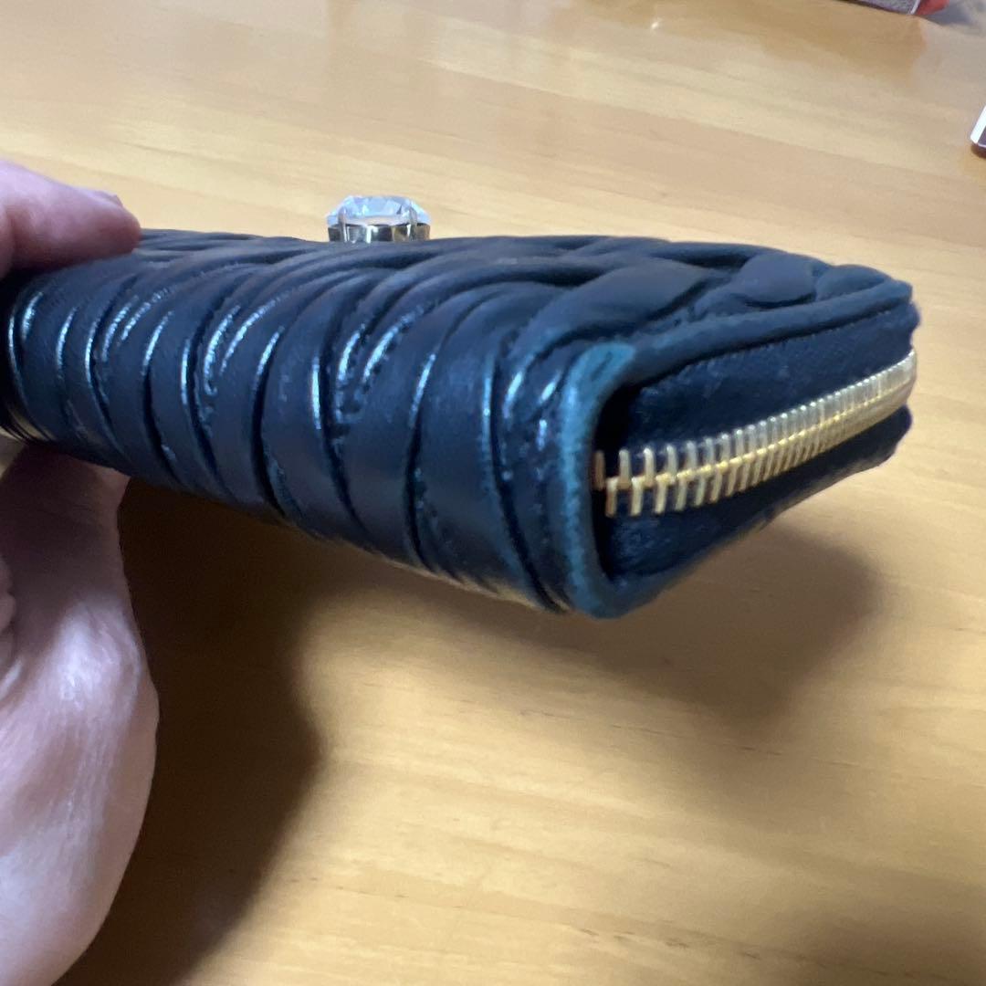 miu miu 黒 キルティング 長財布