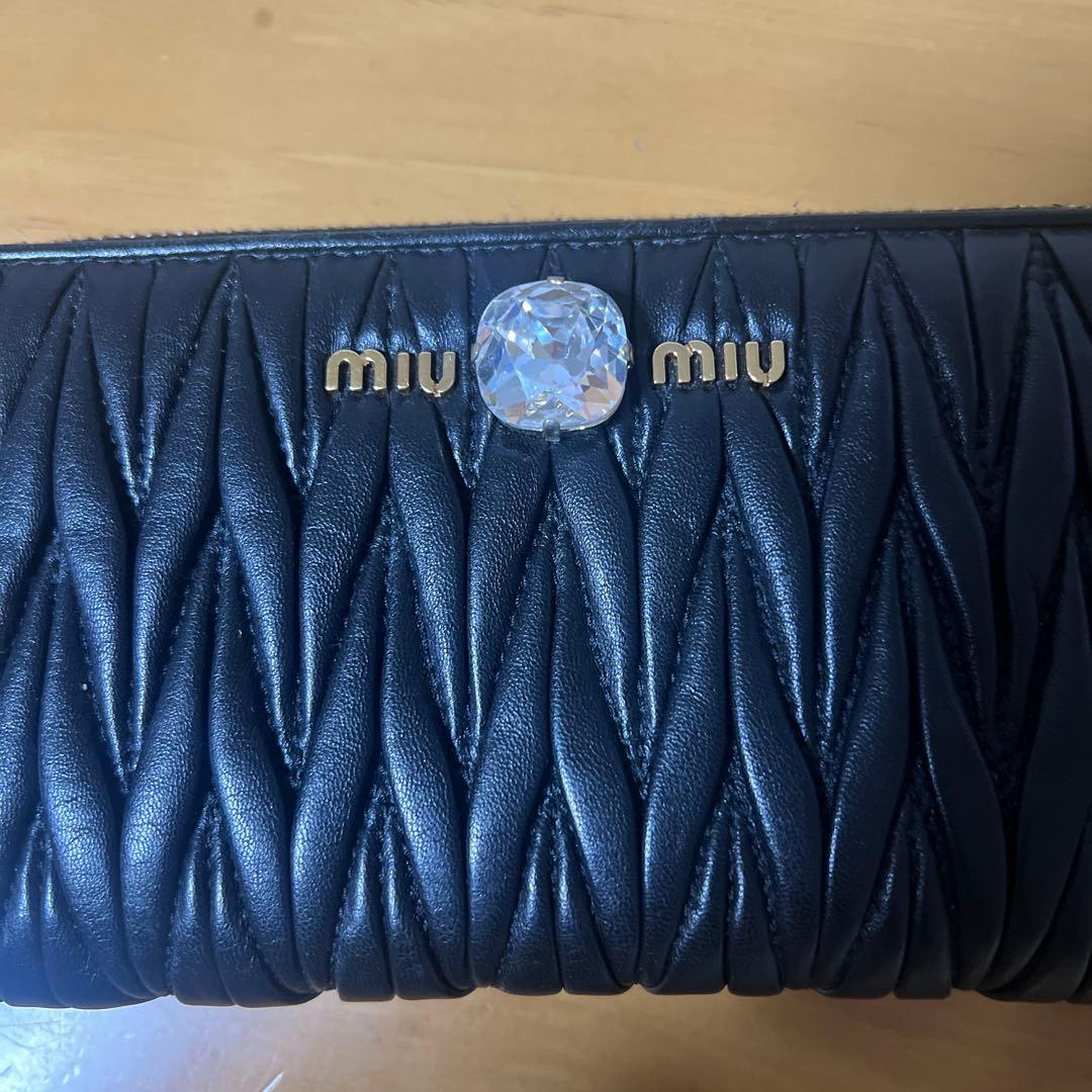 miu miu 黒 キルティング 長財布