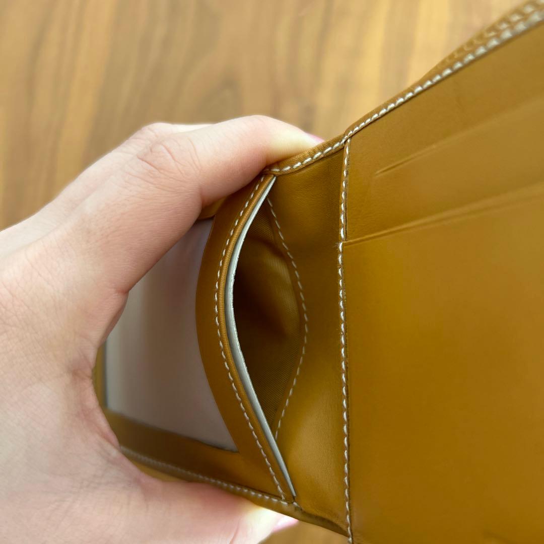 GUCCI 財布　二つ折り　可愛い　おしゃれ　男女　茶色　箱無し　傷無し