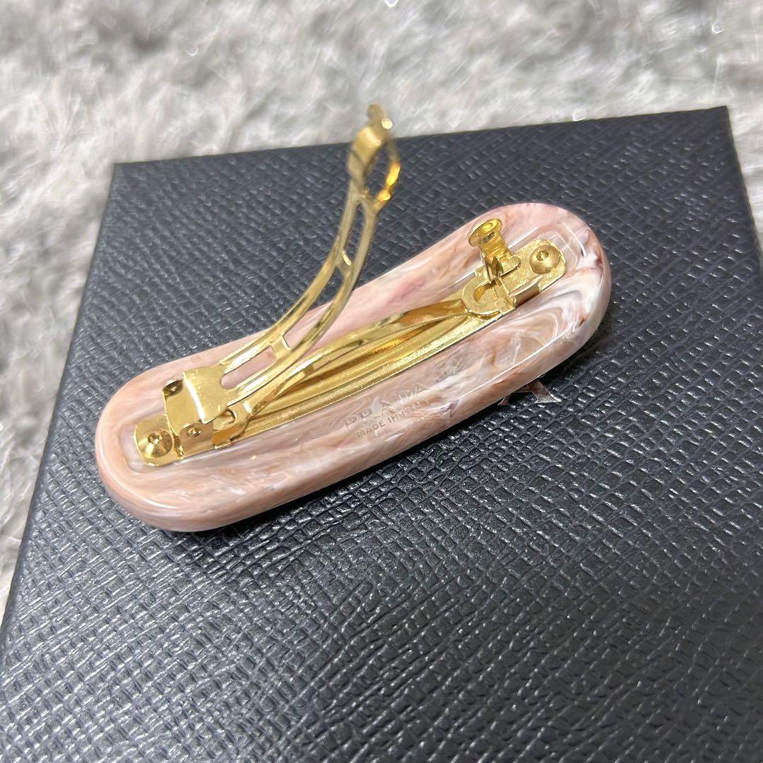 PRADA ピンク ヘアピン ストーン付き
