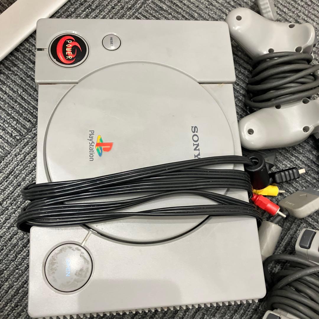 古いゲーム機本体とソフト